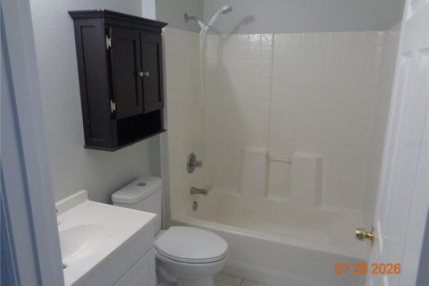 House in Deltona, Florida 3 bedrooms, 159.98 sq.m. № 2267238 - photo 18