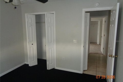 House in Deltona, Florida 3 bedrooms, 159.98 sq.m. № 2267238 - photo 17