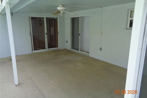 House in Deltona, Florida 3 bedrooms, 159.98 sq.m. № 2267238 - photo 7