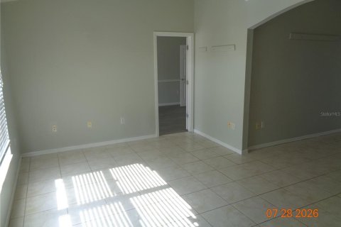 House in Deltona, Florida 3 bedrooms, 159.98 sq.m. № 2267238 - photo 10