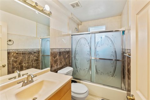 Villa ou maison à vendre à Pembroke Pines, Floride: 4 chambres, 503.9 m2 № 1950536 - photo 26