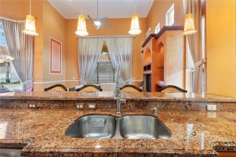 Villa ou maison à vendre à Pembroke Pines, Floride: 4 chambres, 503.9 m2 № 1950536 - photo 21