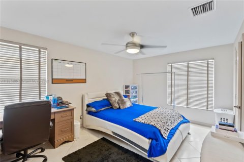 Villa ou maison à vendre à Pembroke Pines, Floride: 4 chambres, 503.9 m2 № 1950536 - photo 27