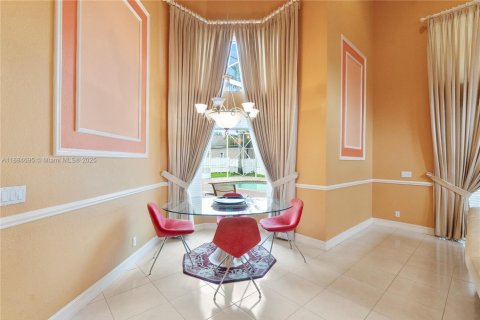 Villa ou maison à vendre à Pembroke Pines, Floride: 4 chambres, 503.9 m2 № 1950536 - photo 25