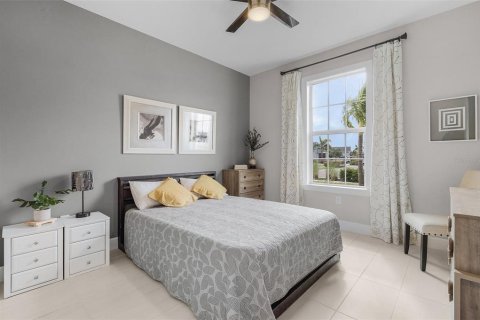 House in Punta Gorda, Florida 3 bedrooms, 193.61 sq.m. № 2233671 - photo 3
