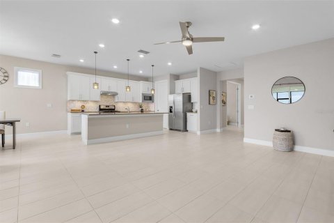 House in Punta Gorda, Florida 3 bedrooms, 193.61 sq.m. № 2233671 - photo 22