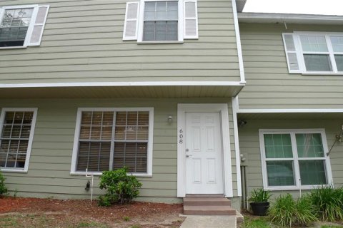 Townhouse in Brandon, Florida 2 bedrooms, 94.76 sq.m. № 2233422