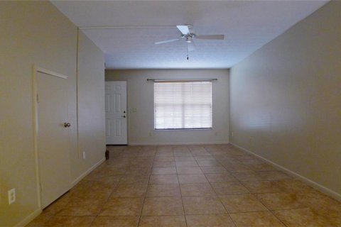 Townhouse in Brandon, Florida 2 bedrooms, 94.76 sq.m. № 2233422 - photo 8