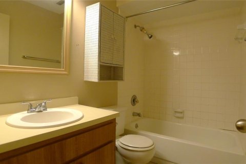 Townhouse in Brandon, Florida 2 bedrooms, 94.76 sq.m. № 2233422 - photo 14