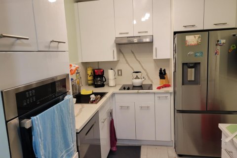 Copropriété à vendre à Palm Springs, Floride: 1 chambre, 64.66 m2 № 2241559 - photo 3
