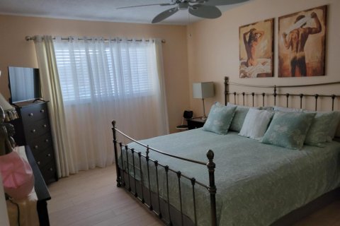Copropriété à vendre à Palm Springs, Floride: 1 chambre, 64.66 m2 № 2241559 - photo 4
