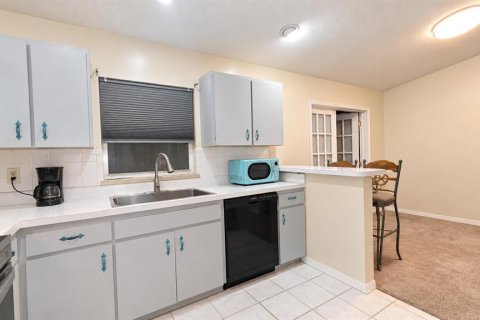 Villa ou maison à vendre à Zephyrhills, Floride: 3 chambres, 116.31 m2 № 2420058 - photo 10