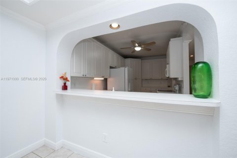 Copropriété à louer à Doral, Floride: 3 chambres, 158.86 m2 № 2032779 - photo 6