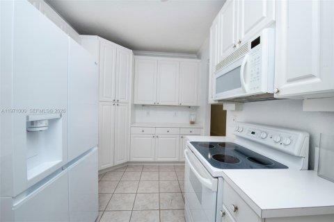 Copropriété à louer à Doral, Floride: 3 chambres, 158.86 m2 № 2032779 - photo 8