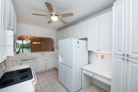 Copropriété à louer à Doral, Floride: 3 chambres, 158.86 m2 № 2032779 - photo 7