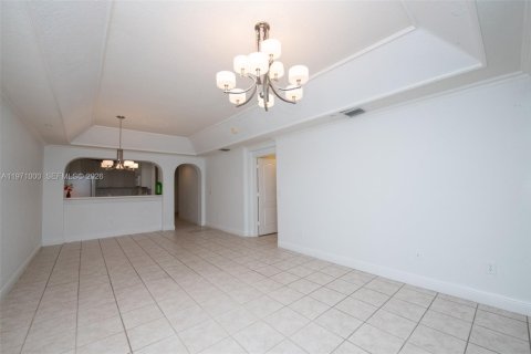 Copropriété à louer à Doral, Floride: 3 chambres, 158.86 m2 № 2032779 - photo 5