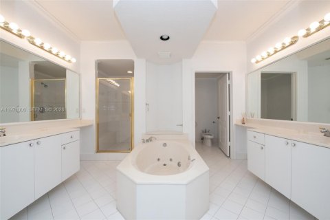 Copropriété à louer à Doral, Floride: 3 chambres, 158.86 m2 № 2032779 - photo 13