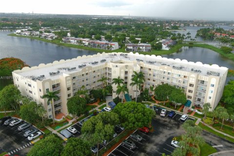 Copropriété à louer à Doral, Floride: 3 chambres, 158.86 m2 № 2032779 - photo 21