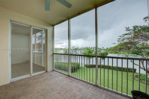 Copropriété à louer à Doral, Floride: 3 chambres, 158.86 m2 № 2032779 - photo 16