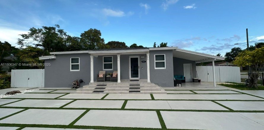 Casa en Miami, Florida 4 dormitorios, 117.43 m2 № 1865081