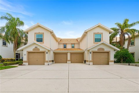 Condo in Naples, Florida, 2 bedrooms № 2215410