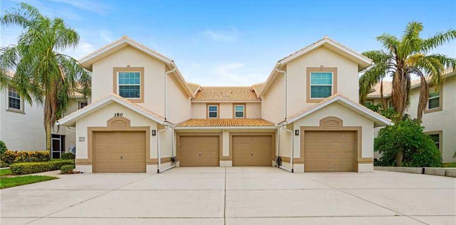 Condo in Naples, Florida, 2 bedrooms № 2215410