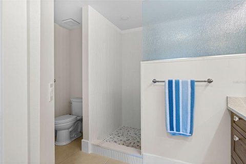 Condo in Naples, Florida, 2 bedrooms № 2215410 - photo 26