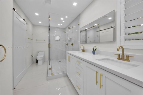 Villa ou maison à vendre à Cutler Bay, Floride: 5 chambres, 309.36 m2 № 1951162 - photo 12