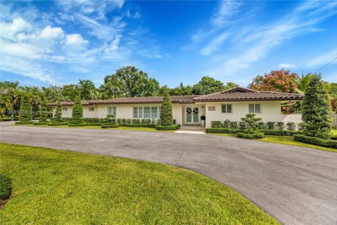 Villa ou maison à vendre à Cutler Bay, Floride: 5 chambres, 309.36 m2 № 1951162 - photo 1