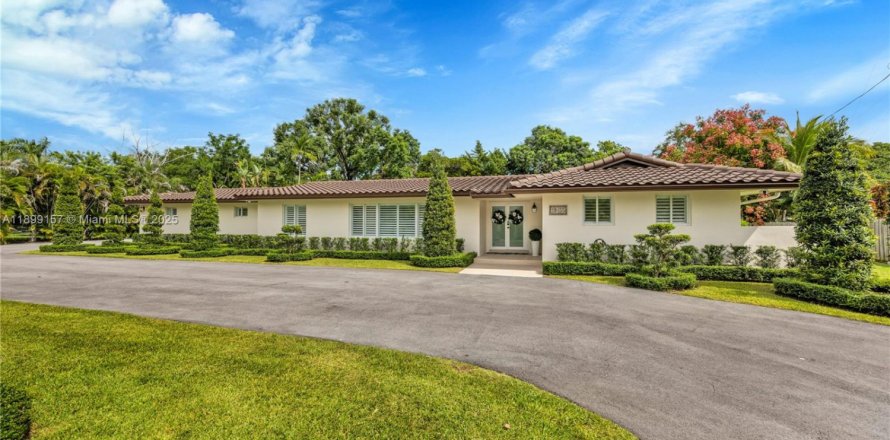 Villa ou maison à Cutler Bay, Floride 5 chambres, 309.36 m2 № 1951162