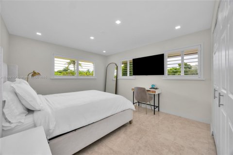 Villa ou maison à vendre à Cutler Bay, Floride: 5 chambres, 309.36 m2 № 1951162 - photo 15