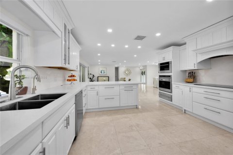 Villa ou maison à vendre à Cutler Bay, Floride: 5 chambres, 309.36 m2 № 1951162 - photo 8