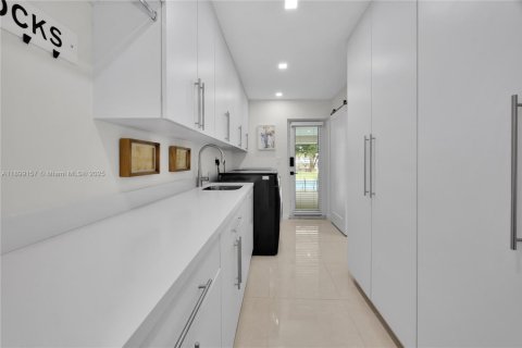 Villa ou maison à vendre à Cutler Bay, Floride: 5 chambres, 309.36 m2 № 1951162 - photo 27