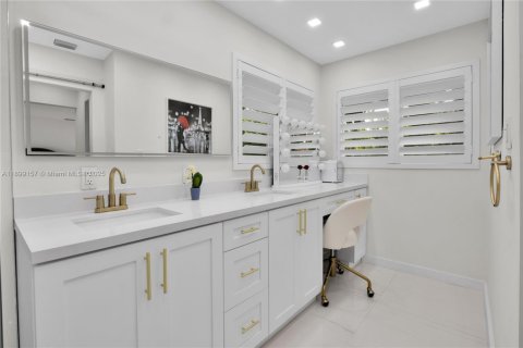 Villa ou maison à vendre à Cutler Bay, Floride: 5 chambres, 309.36 m2 № 1951162 - photo 14