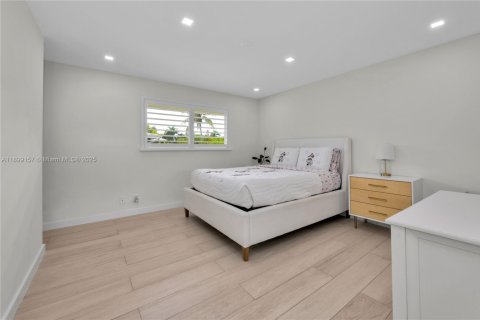 Villa ou maison à vendre à Cutler Bay, Floride: 5 chambres, 309.36 m2 № 1951162 - photo 19