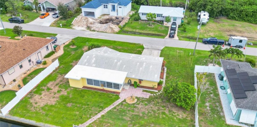 Дом в Пунта-Горда, Флорида 3 комнаты, 118.26м2 № 1805638