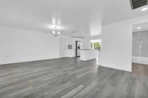 Снять в аренду виллу или дом в Пунта-Горда, Флорида 3 комнаты, 118.26м2, № 1805638 - фото 8