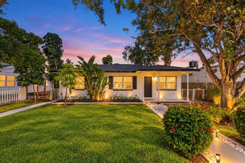 Casa en Gulfport, Florida 3 dormitorios, 100.33 m2 № 2383673