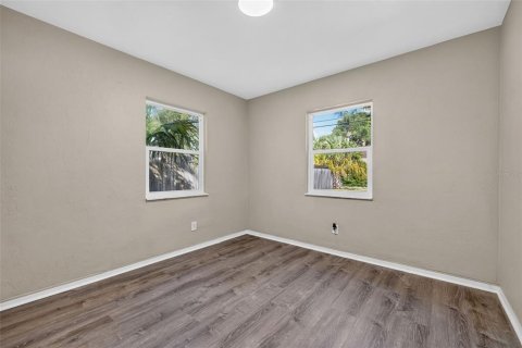 Casa en venta en Gulfport, Florida, 3 dormitorios, 100.33 m2 № 2383673 - foto 13
