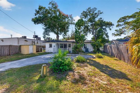 Casa en venta en Gulfport, Florida, 3 dormitorios, 100.33 m2 № 2383673 - foto 19