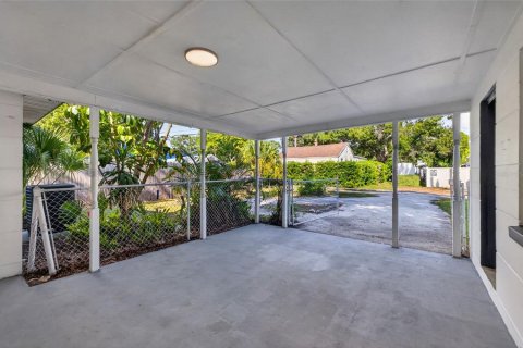 Casa en venta en Gulfport, Florida, 3 dormitorios, 100.33 m2 № 2383673 - foto 16
