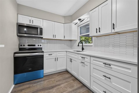Casa en venta en Gulfport, Florida, 3 dormitorios, 100.33 m2 № 2383673 - foto 8