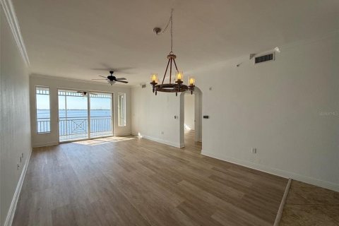 Condo in Port Charlotte, Florida, 3 bedrooms  № 2214909 - photo 8