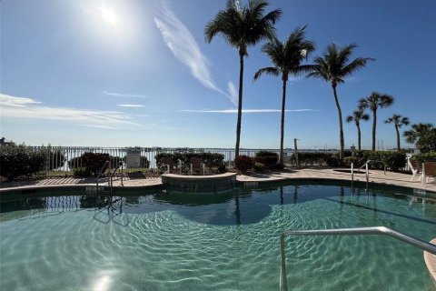 Condo in Port Charlotte, Florida, 3 bedrooms  № 2214909 - photo 4