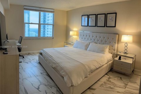 Condominio en alquiler en Hollywood, Florida, 1 dormitorio, 77.57 m2 № 2029885 - foto 6