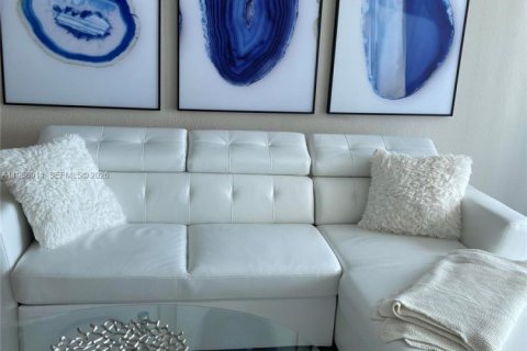 Condominio en alquiler en Hollywood, Florida, 1 dormitorio, 77.57 m2 № 2029885 - foto 5