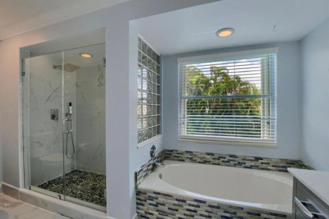 House in Boca Raton, Florida 5 bedrooms, 281.49 sq.m. № 2082126 - photo 19