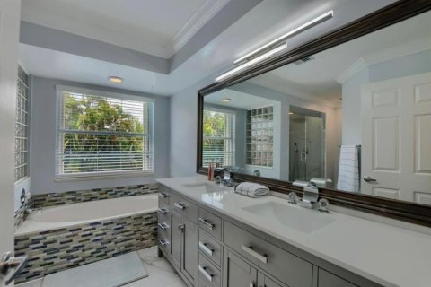 House in Boca Raton, Florida 5 bedrooms, 281.49 sq.m. № 2082126 - photo 20