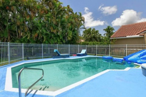 House in Boca Raton, Florida 5 bedrooms, 281.49 sq.m. № 2082126 - photo 4