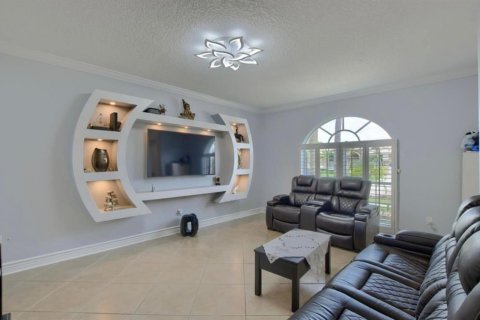 House in Boca Raton, Florida 5 bedrooms, 281.49 sq.m. № 2082126 - photo 5